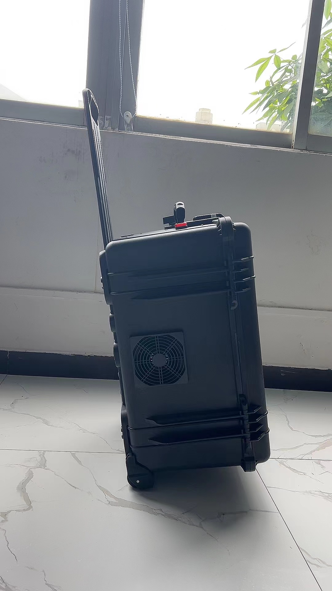 东丰手拉箱型移动通信干扰器